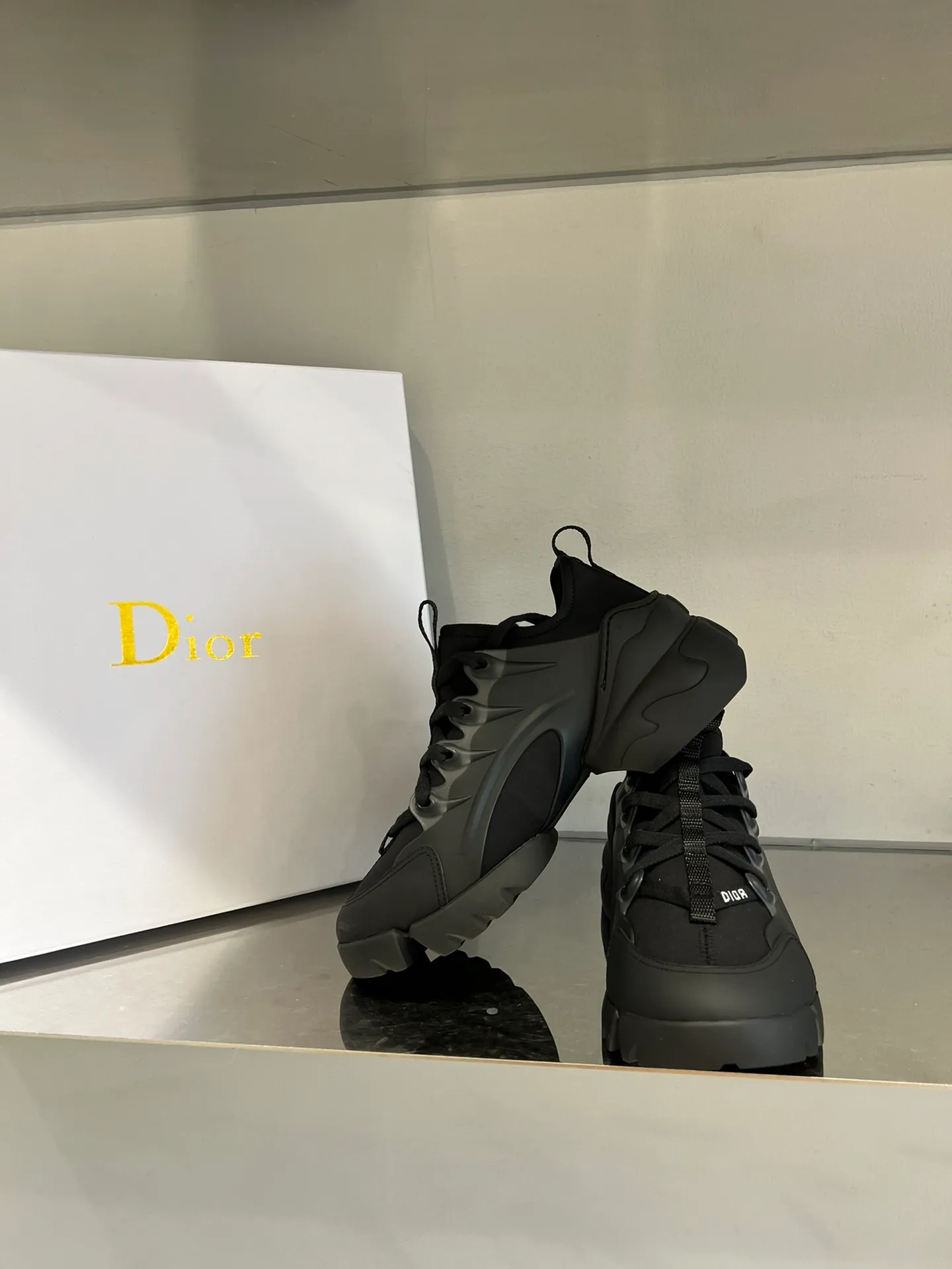 👟👟Ex-factory price 460👟👟 Dior dad shoes 🤓Super flattering footwear! High-density original jacquard ➕T👟👟Ex-factory price U original outsole! Sisters with wide feet must not have any misunderstandings about him! Even chubby feet like mine look slender when wearing them! Size: 35～40 (40 is custom-made and non-returnable) All sizes and colors are available in stock